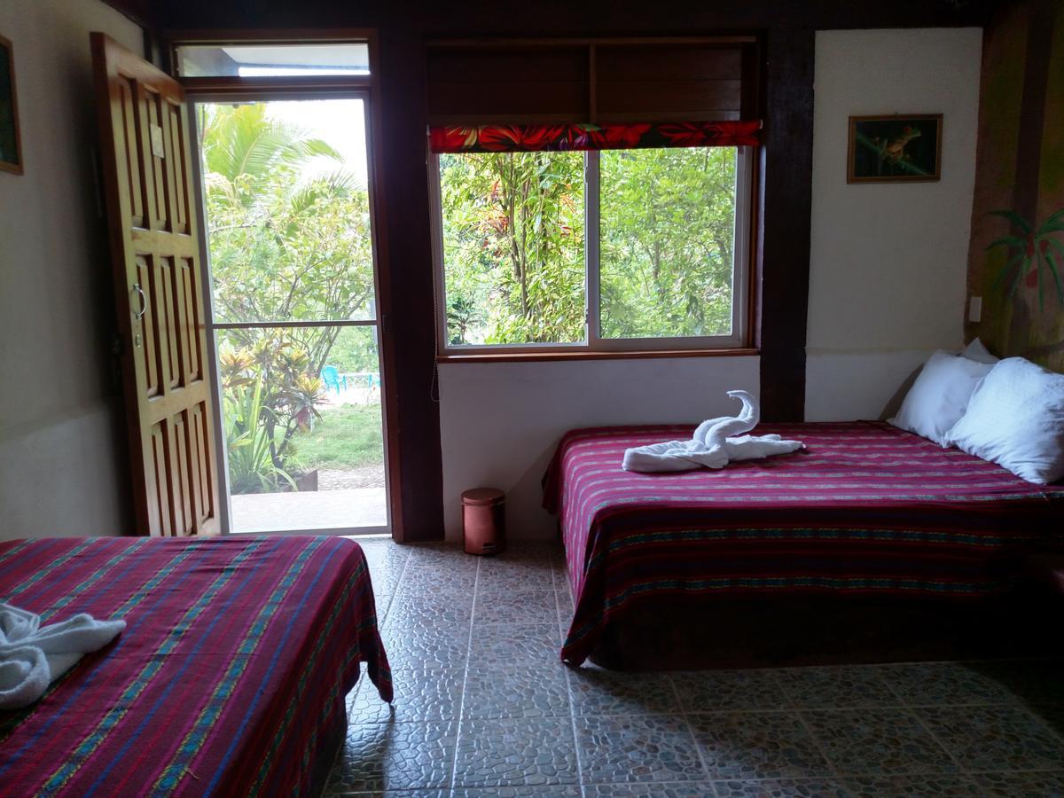 Zapote Tree Inn 弗洛勒斯 外观 照片