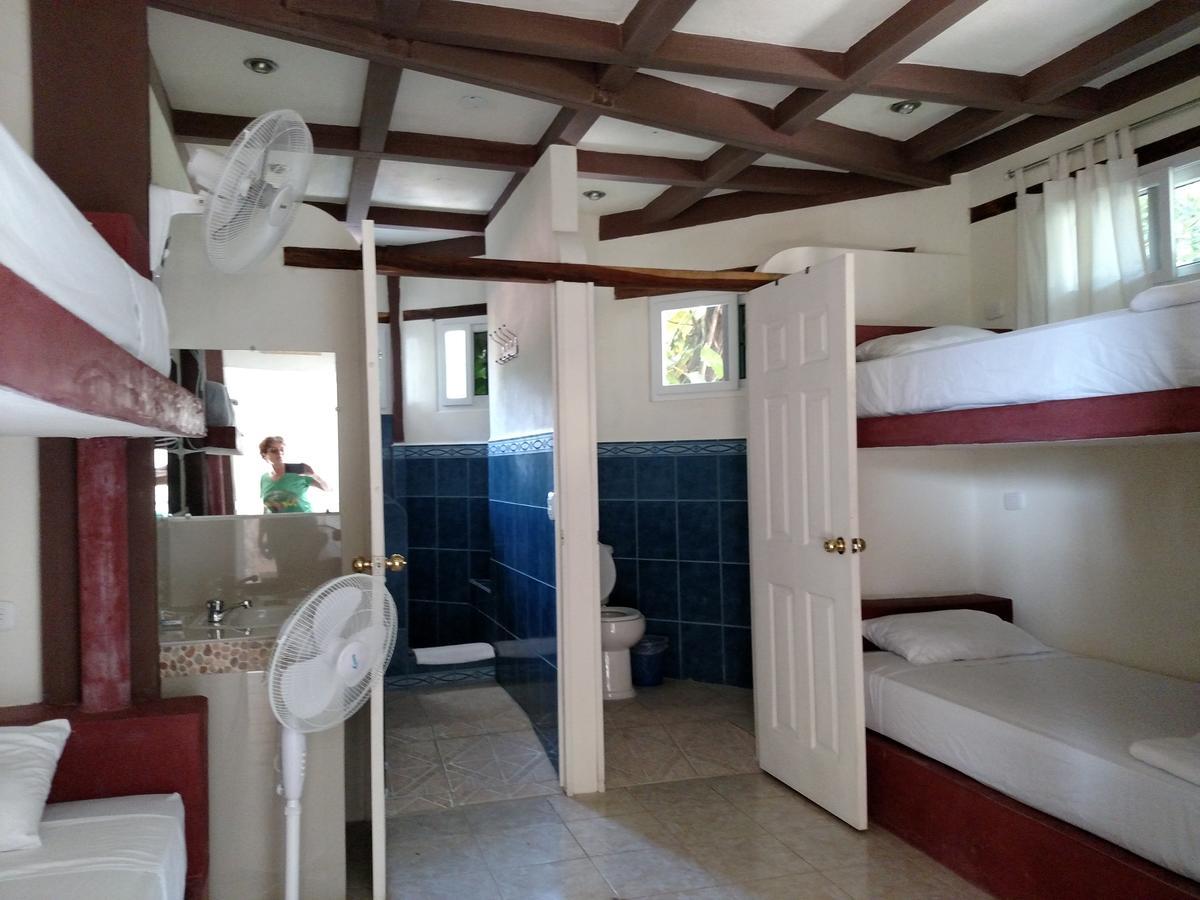 Zapote Tree Inn 弗洛勒斯 外观 照片